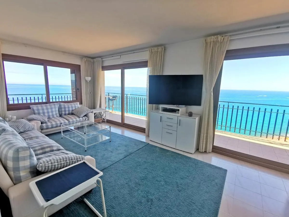 פלטחה ד'ארו Spacious Seafront Apartment