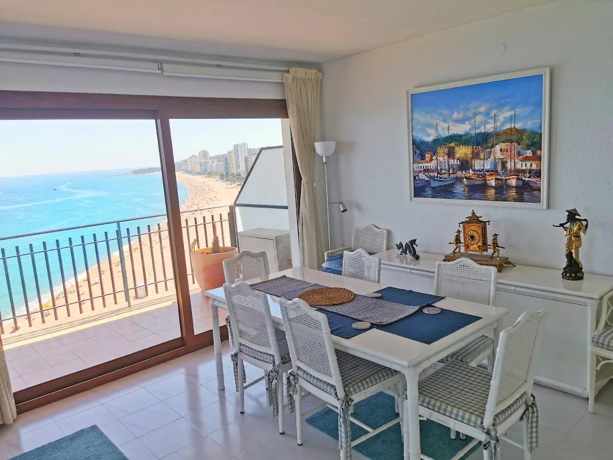 פלטחה ד'ארו Spacious Seafront Apartment ספרד