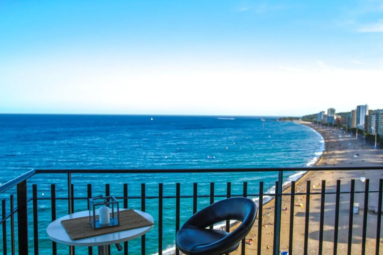פלטחה ד'ארו Spacious Seafront Apartment  פלטחה ד'ארו