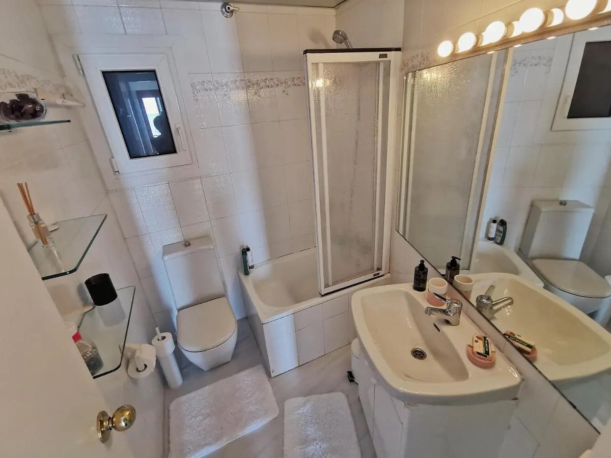 פלטחה ד'ארו Spacious Seafront Apartment 0*, פלטחה ד'ארו